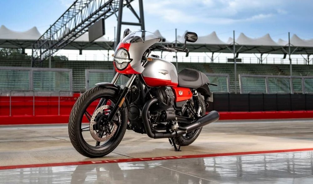 Moto Guzzi V7 Stone Corsa (1).JPG