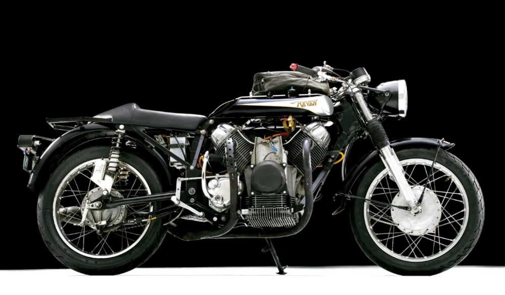 Guzzi-.png